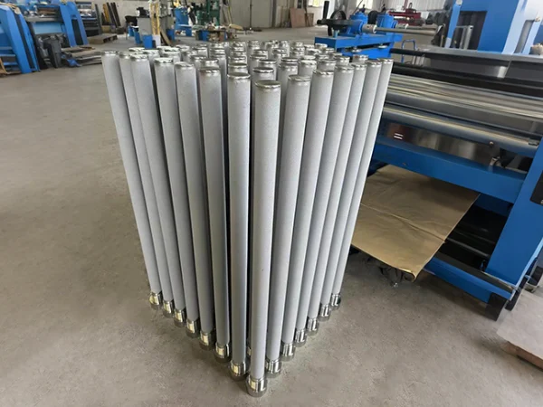 Multiple asymmetric metal membrane filter elements neatly arranged