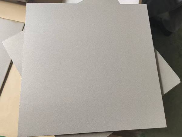 2 stacked porous stainless steel sintered plates