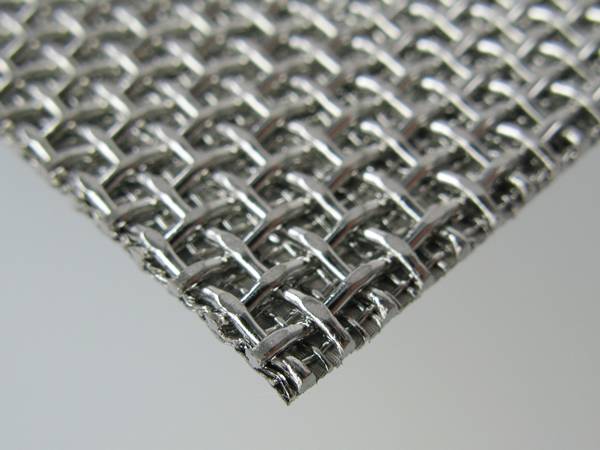 Stainless steel material can withstand more complex and corrosive environments.